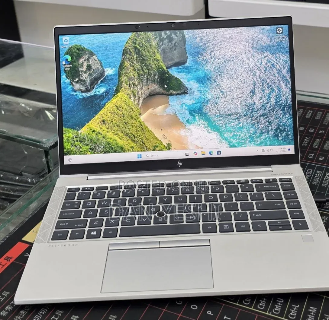 New Laptop HP 16GB AMD Ryzen 5 SSD 512GB