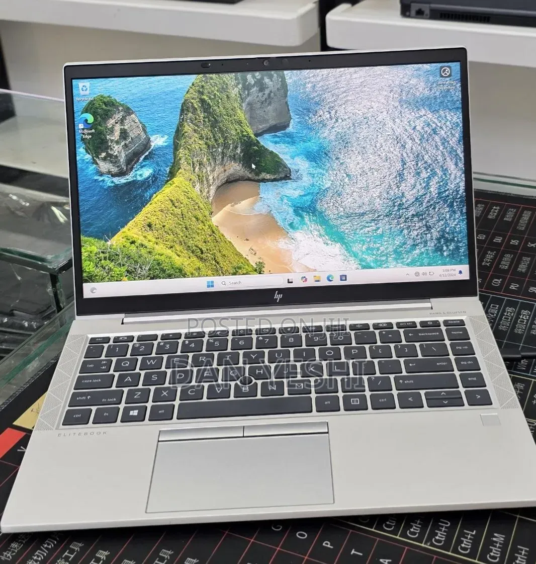 New Laptop HP 16GB AMD Ryzen 5 SSD 512GB