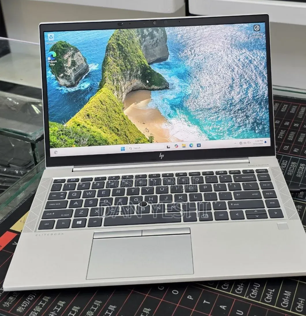 New Laptop HP 16GB AMD Ryzen 5 SSD 512GB