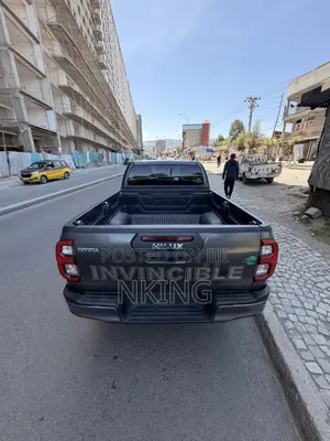Toyota Hilux 2021 Gray