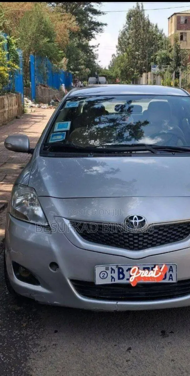 Toyota Yaris 2010 Silver