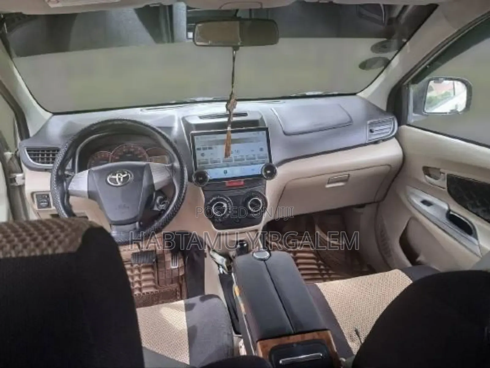 Toyota Avanza 2016 Yellow