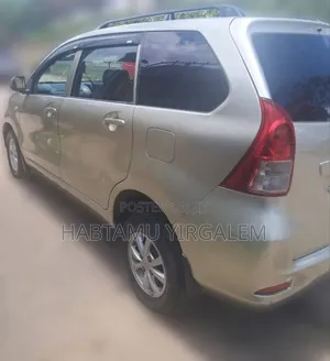 Toyota Avanza 2016 Yellow