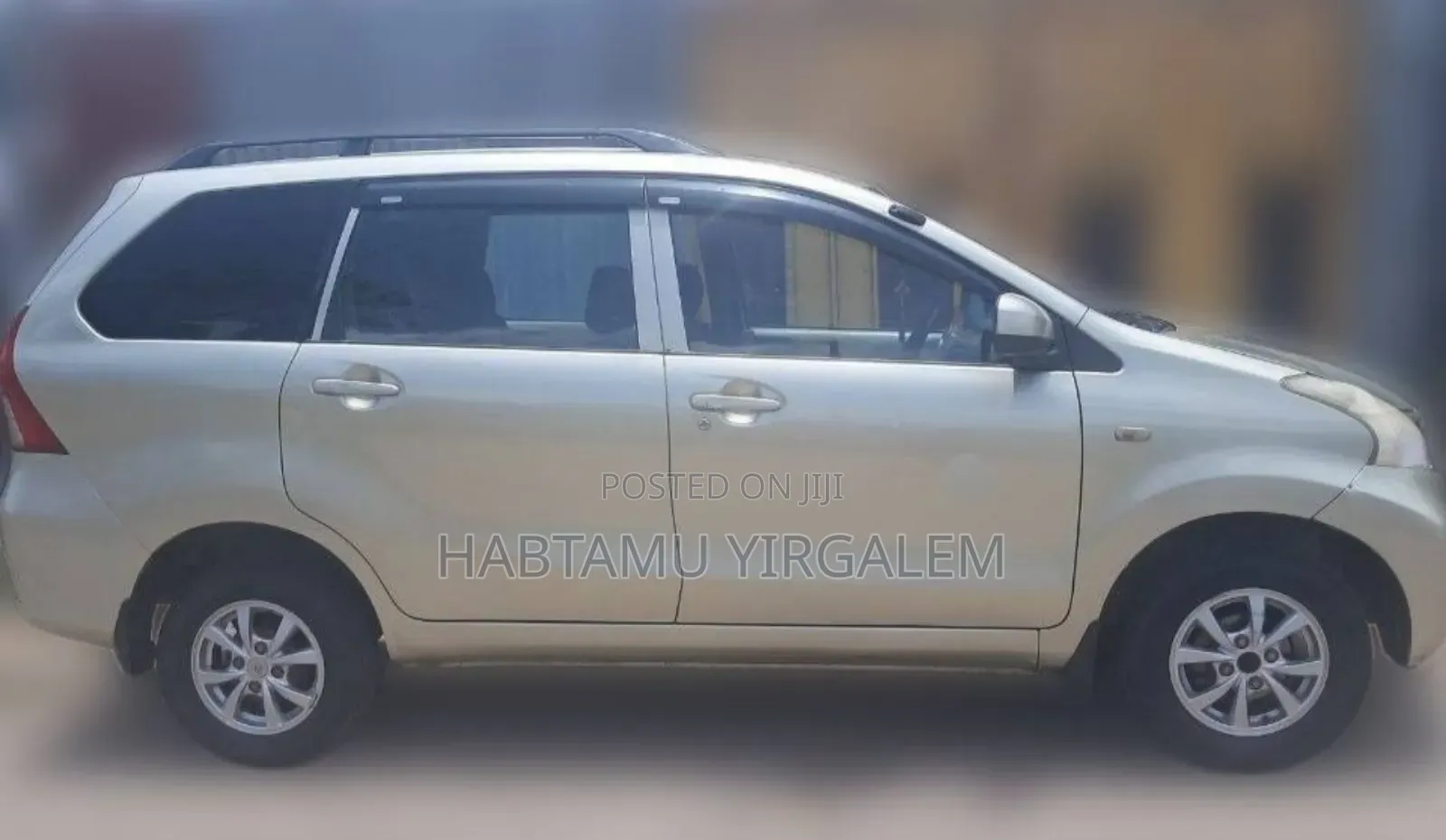 Toyota Avanza 2016 Yellow