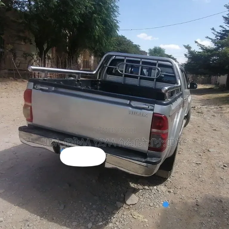 Toyota Hilux 2013 Silver