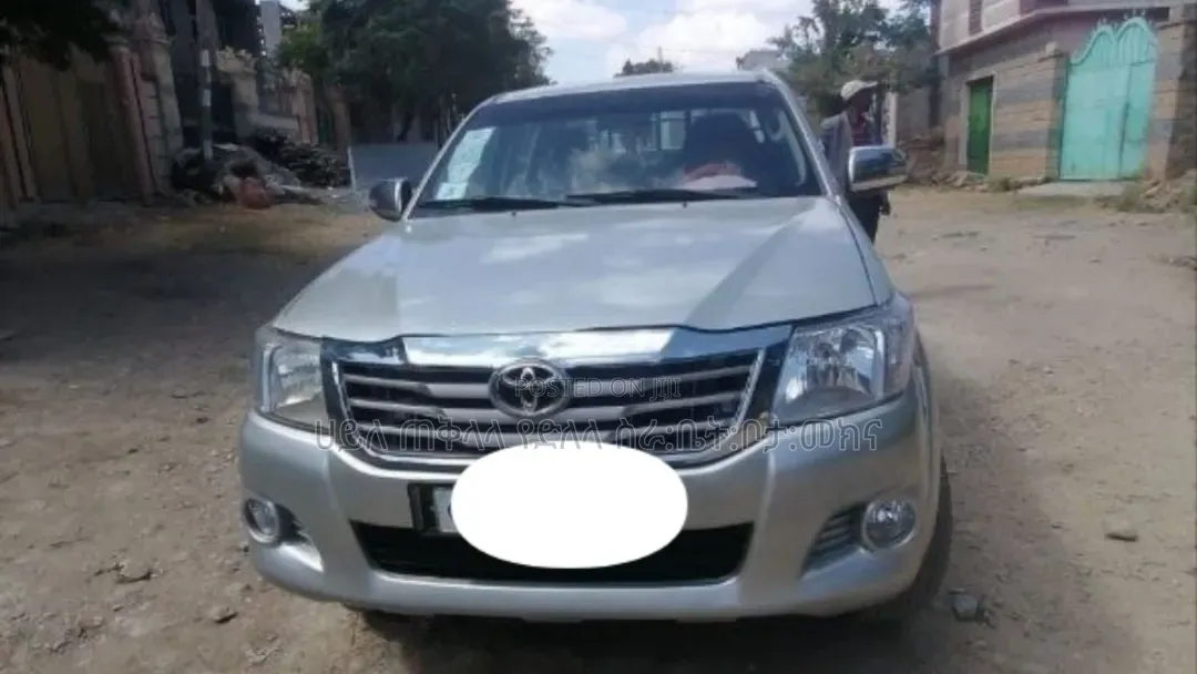 Toyota Hilux 2013 Silver
