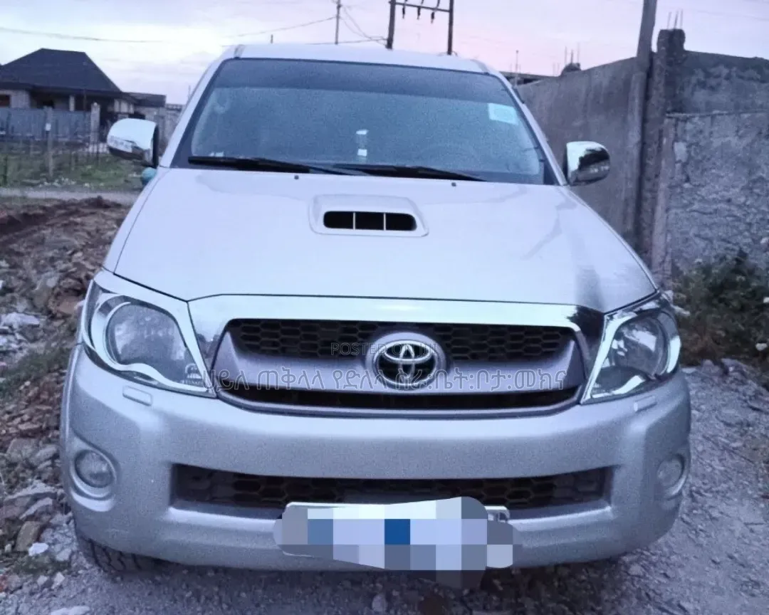Toyota Hilux 2011 Silver