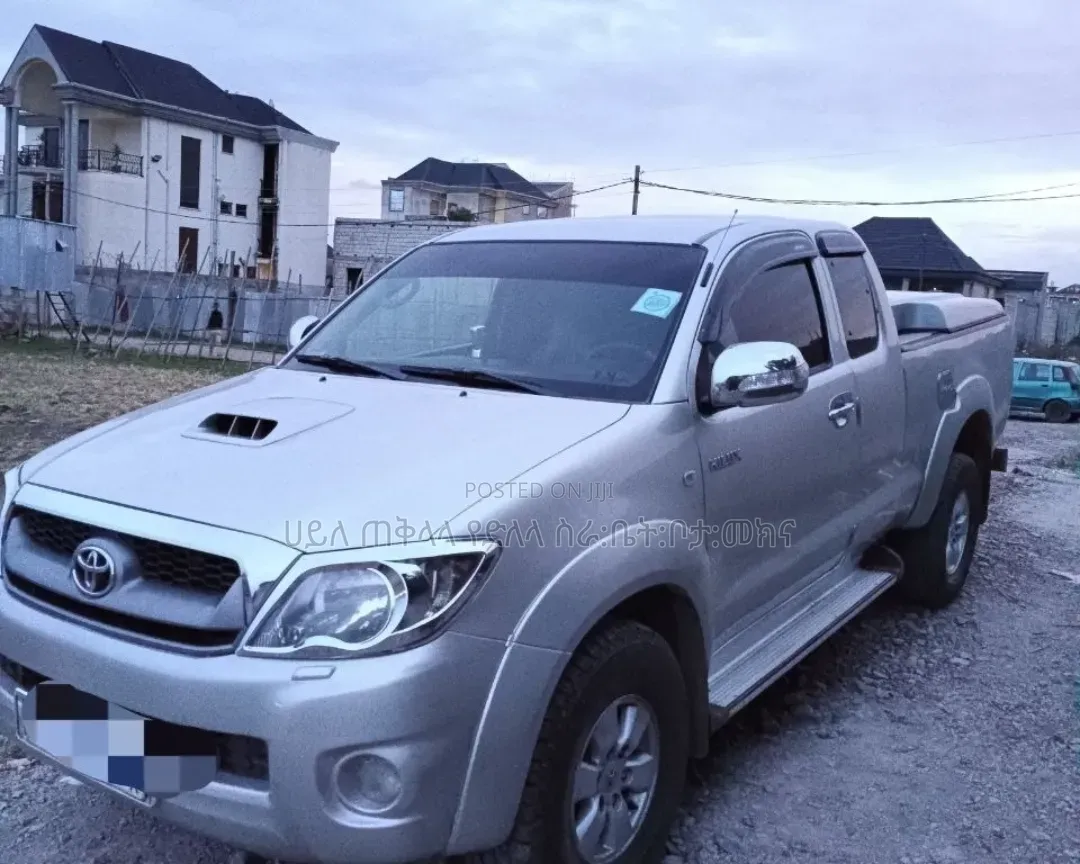 Toyota Hilux 2011 Silver