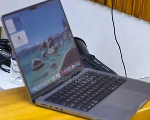 New Laptop Apple MacBook Pro M1 16GB Apple M1 Pro SSD 512GB