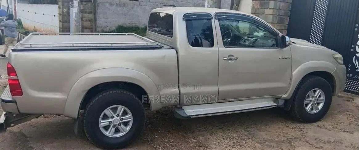 Toyota Hilux 2013