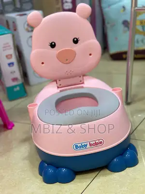 Baby Playing Potty (ዘመናዊ ፓፓ)