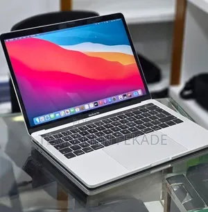 New Laptop Apple MacBook Pro 2019 16GB Intel Core i7 SSD 256GB
