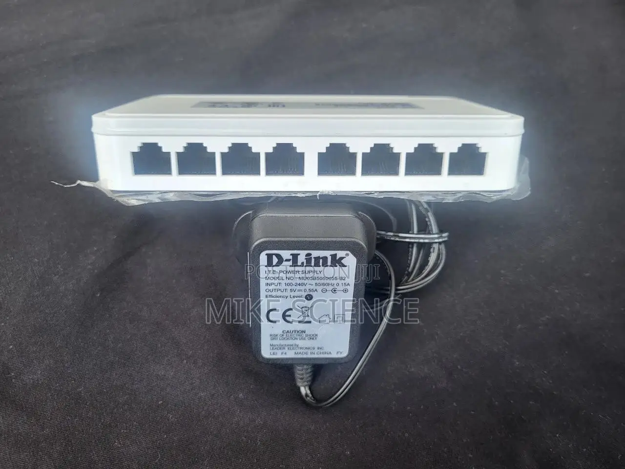 Dlink Des-1008a Switch 8 Port 10/100 MBPS Desktop Switch