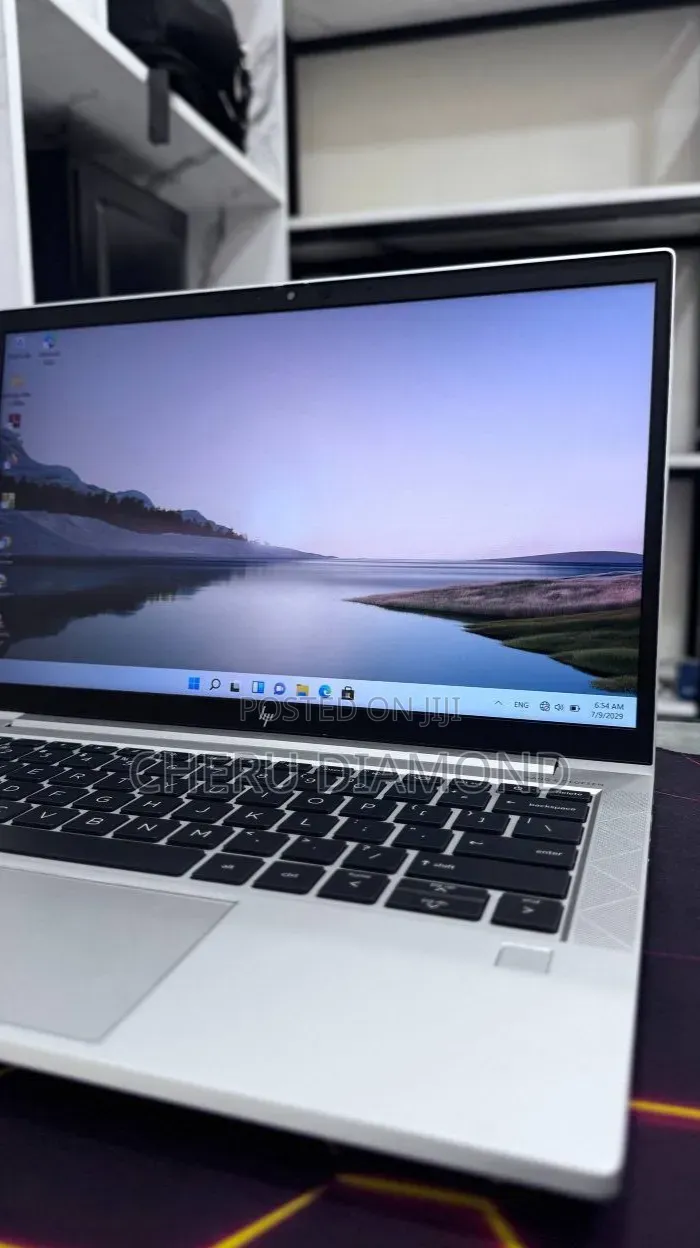 New Laptop HP EliteBook 830 G8 16GB Intel Core i7 SSD 512GB