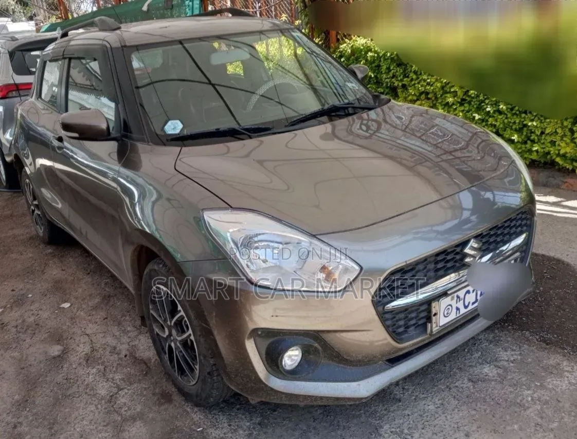 Suzuki Swift 2022 Silver