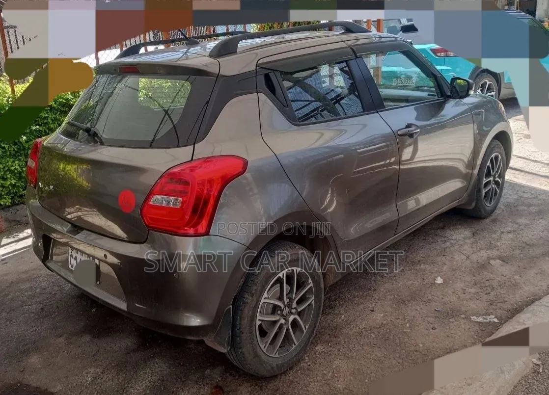 Suzuki Swift 2022 Silver