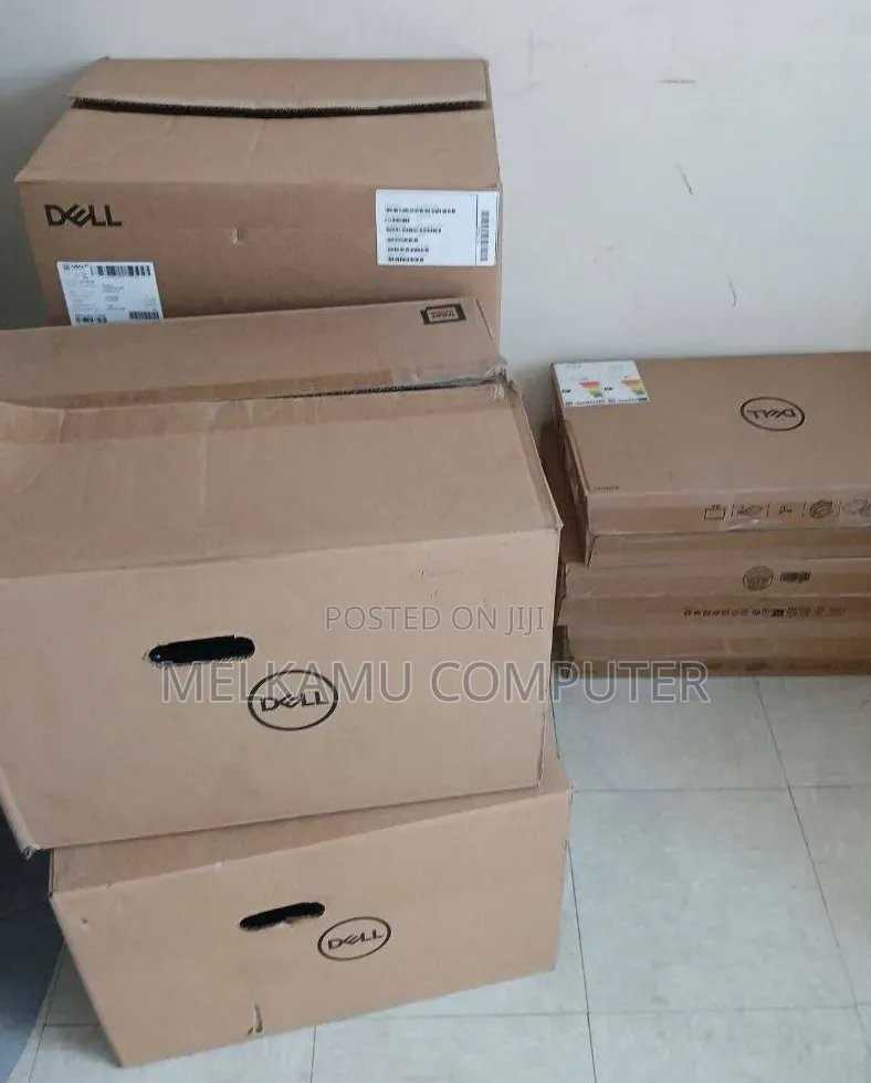 New Laptop Dell Pro Max 14 8GB Intel Core i5 SSD 512GB
