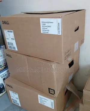 New Laptop Dell Pro Max 14 8GB Intel Core i5 SSD 512GB