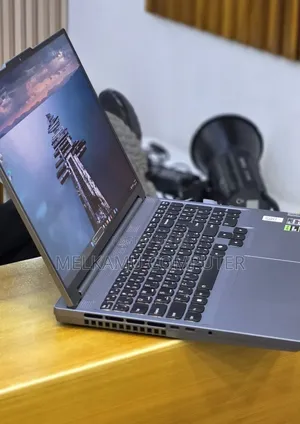 New Laptop Lenovo Legion 5 16GB AMD Ryzen 7 SSD 1T
