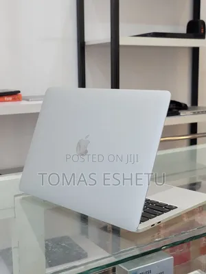 New Laptop Apple MacBook Pro 2023 M2 8GB Apple M4 Max SSD 256GB