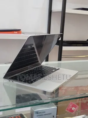 New Laptop Apple MacBook Pro 2023 M2 8GB Apple M4 Max SSD 256GB