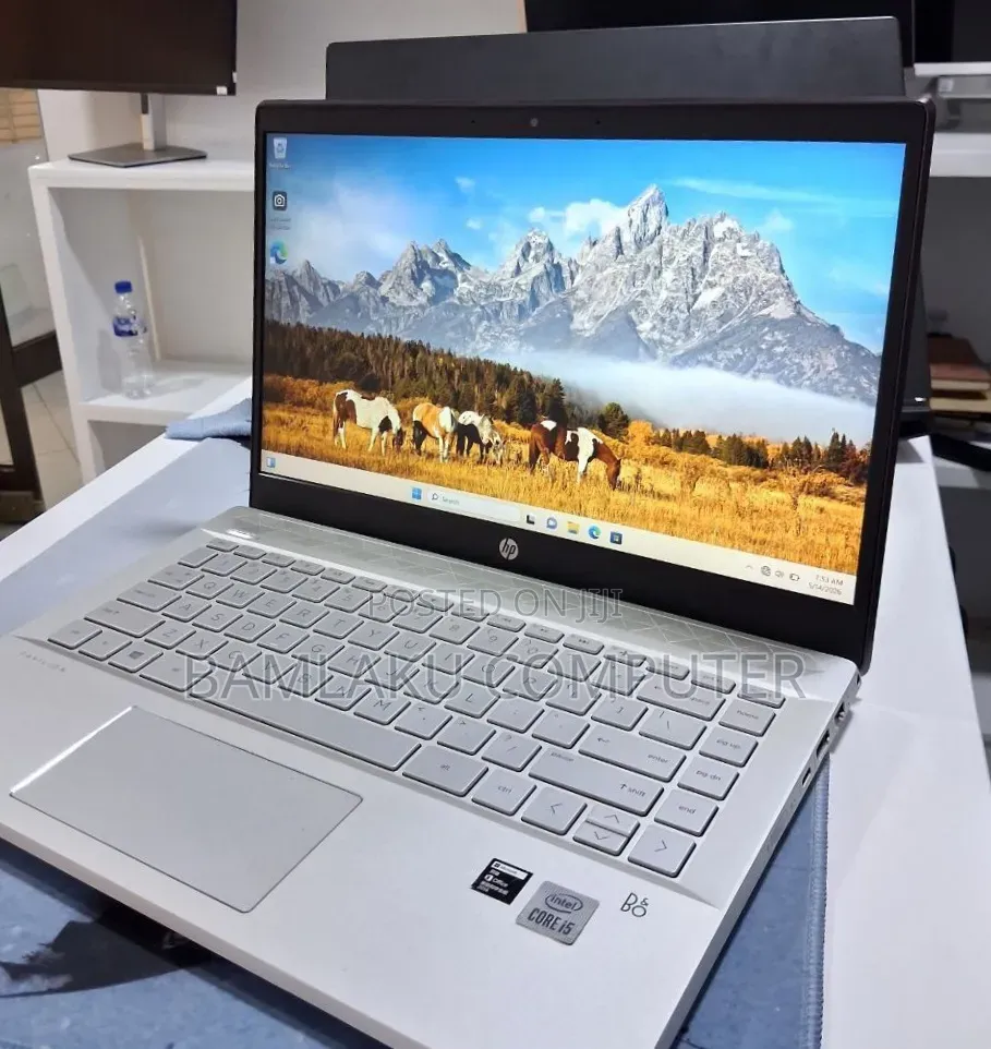 New Laptop HP Pavilion 15 8GB Intel Core i5 SSD 512GB