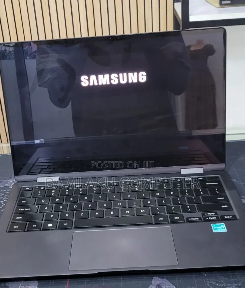 New Laptop Samsung Galaxy Book 2 8GB Intel Core i5 SSD 512GB