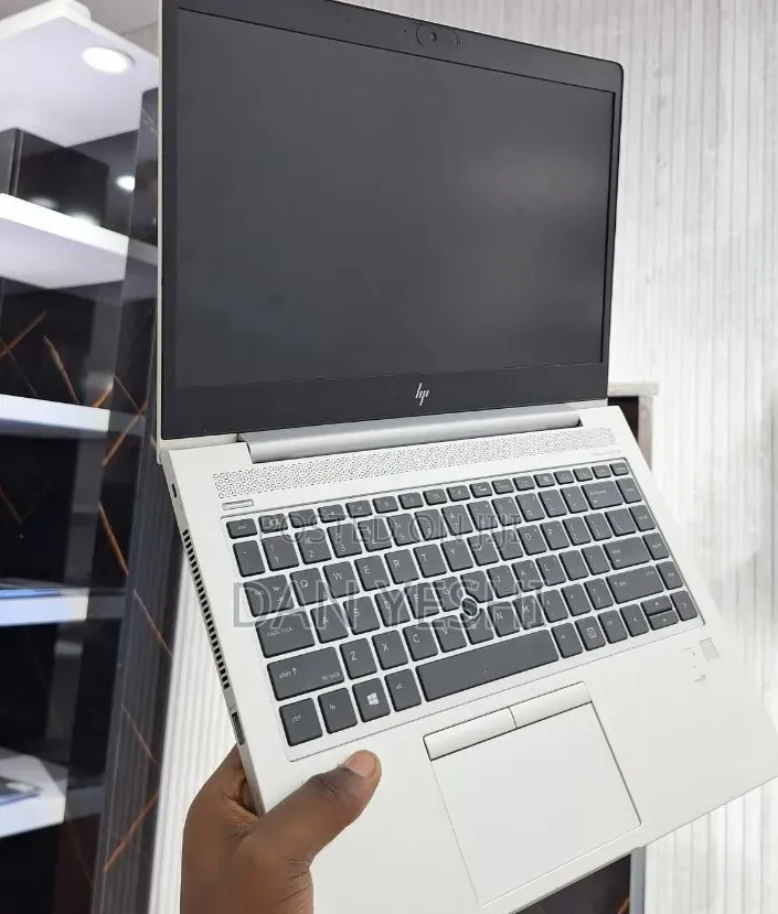 New Laptop HP EliteBook 840 G5 8GB Intel Core i5 SSD 512GB