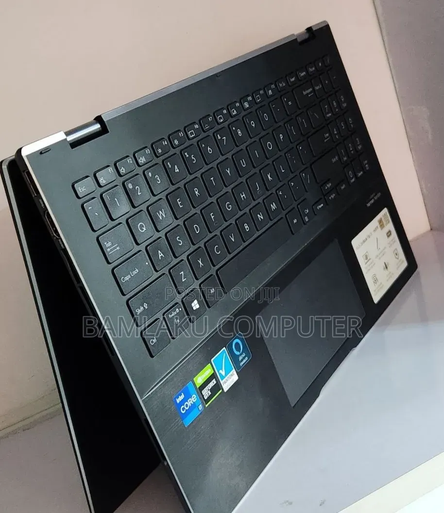 New Laptop Asus ZenBook Flip 14 UX461UN 16GB Intel Core i7 SSD 512GB