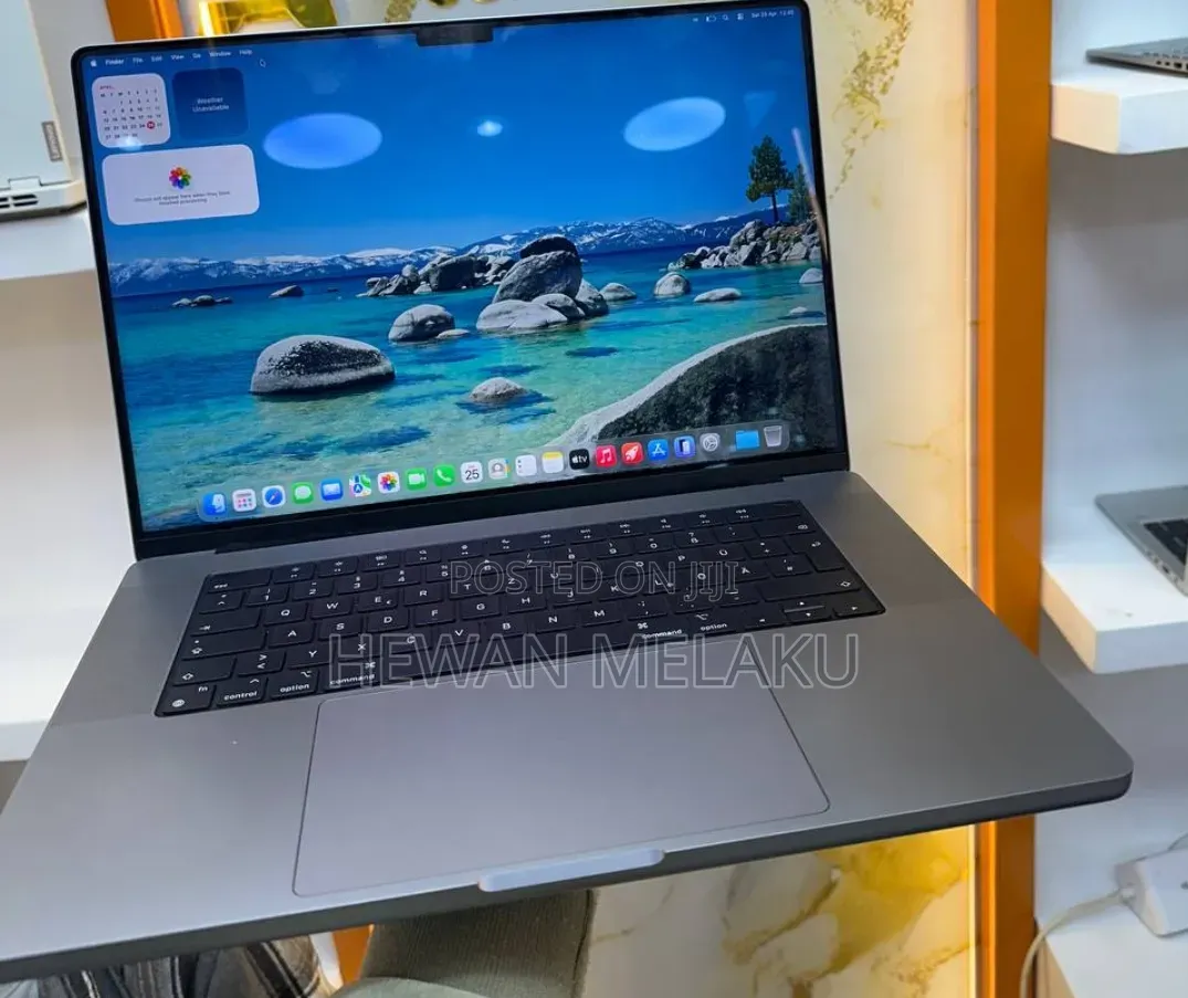 New Laptop Apple MacBook Pro M1 16GB Apple M1 Pro SSD 512GB