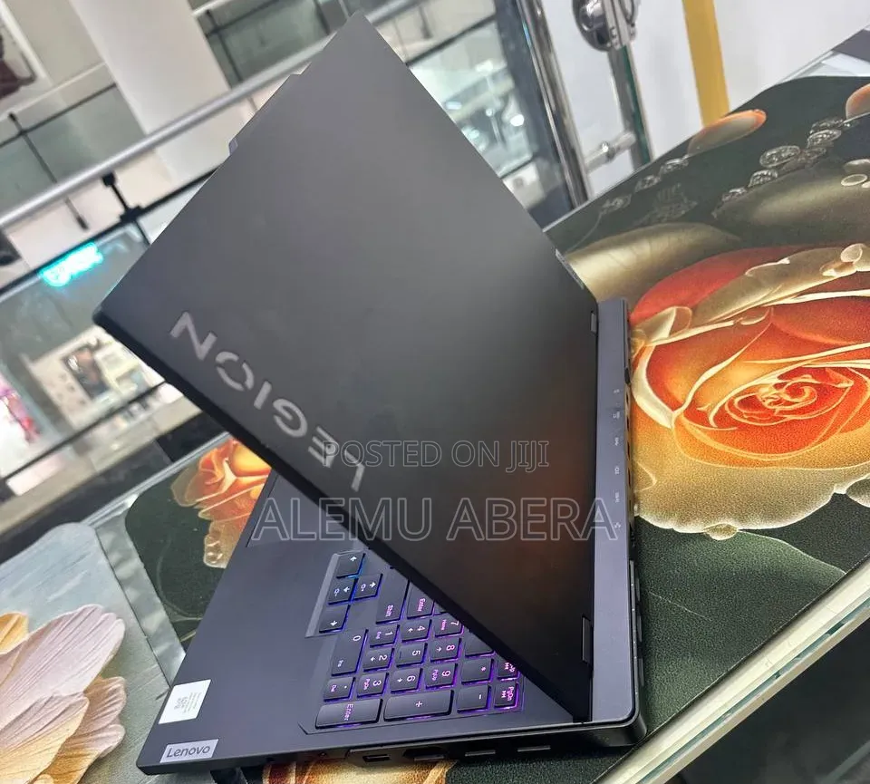 New Laptop Lenovo Legion Pro 7 32GB Intel Core i9 SSD 1T
