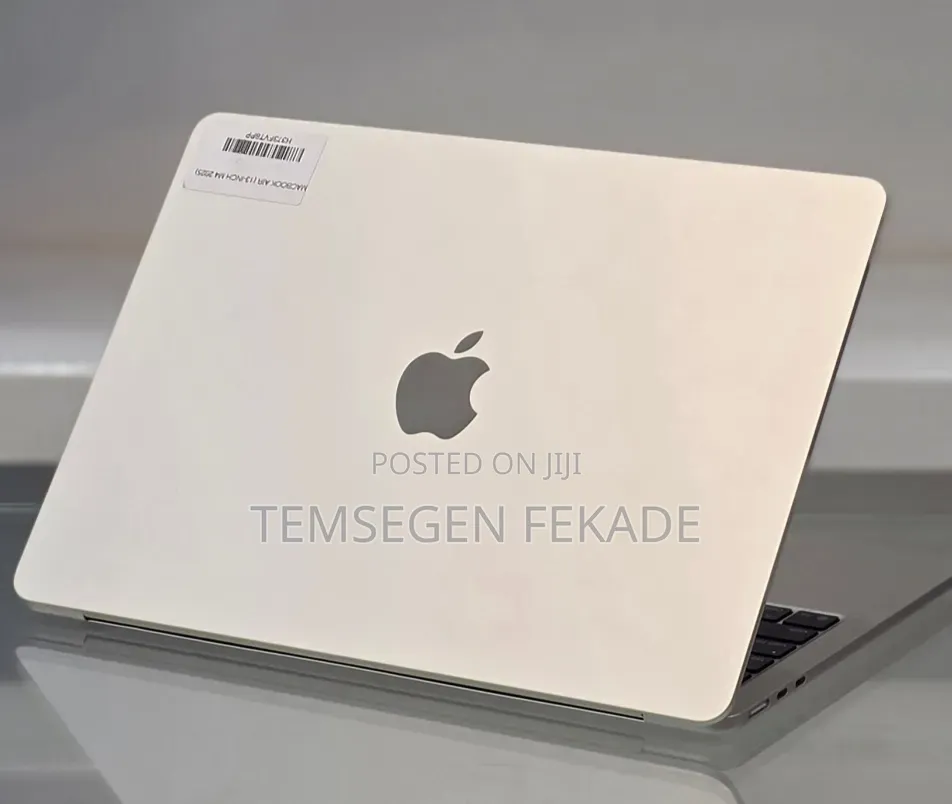 New Apple MacBook Air 2025 M4 13-inch 16GB Apple M4 Max SSD 256GB