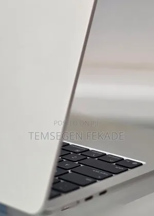 New Apple MacBook Air 2025 M4 13-inch 16GB Apple M4 Max SSD 256GB