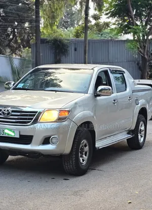 Toyota Hilux 2013 Silver