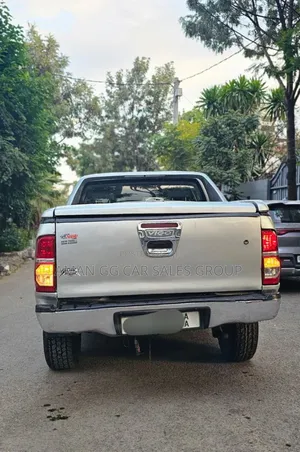 Toyota Hilux 2013 Silver