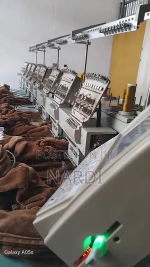 8 Head Embroidery Machine