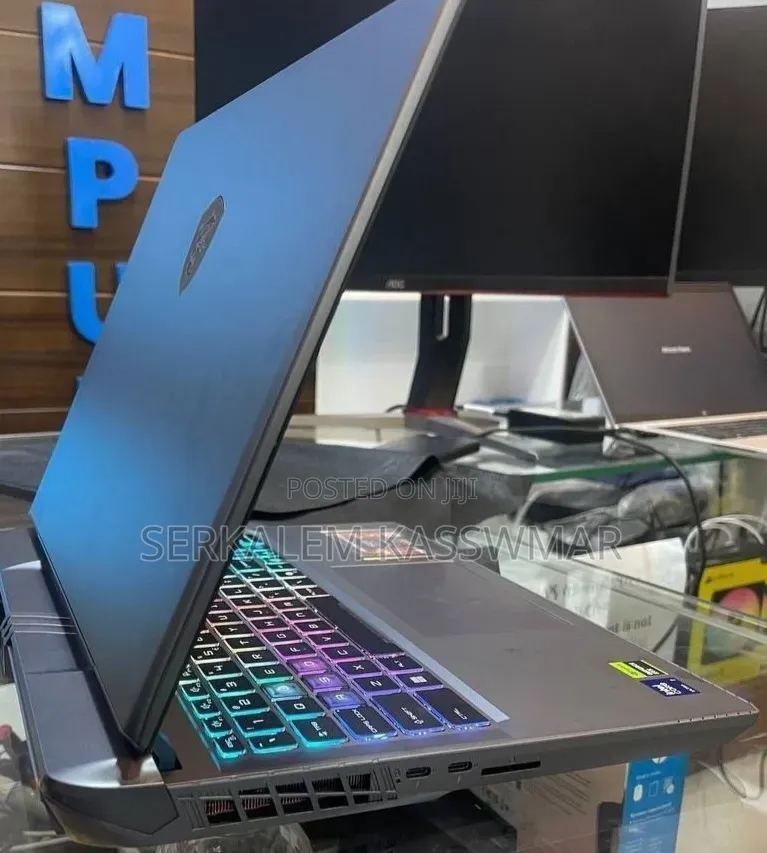 New Laptop MSI Vector 16 HX AI A2XWIG 16GB Intel Core Ultra 7 SSD 1T