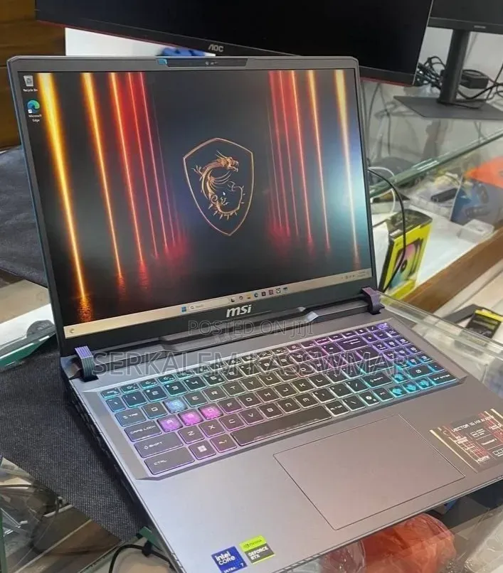 New Laptop MSI Vector 16 HX AI A2XWIG 16GB Intel Core Ultra 7 SSD 1T