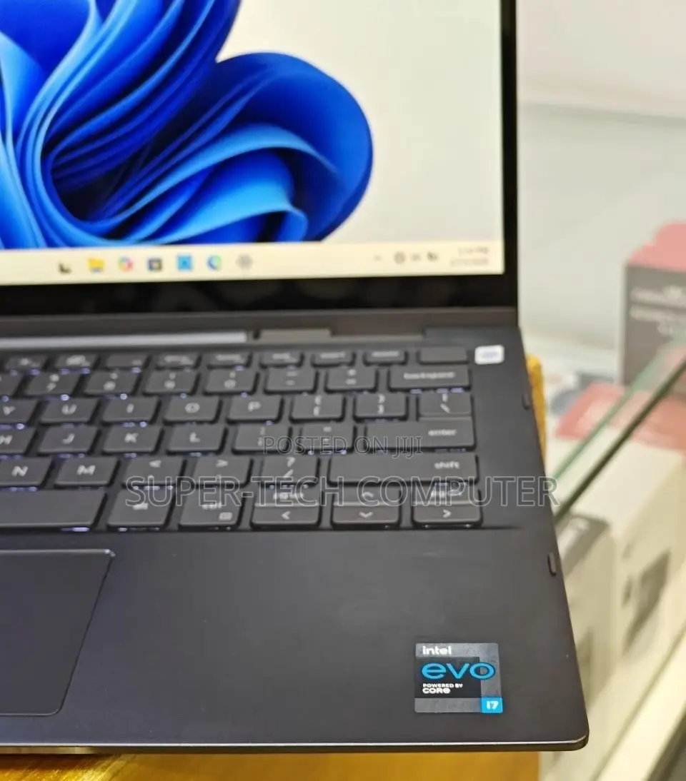 New Laptop Dell Inspiron 7306 16GB Intel Core i7 SSD 512GB