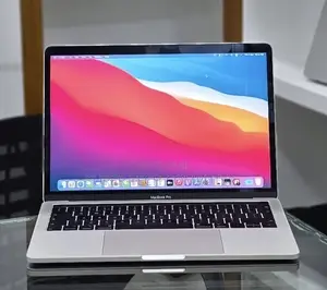 New Laptop Apple MacBook Pro 2019 16GB Intel Core i7 SSD 256GB