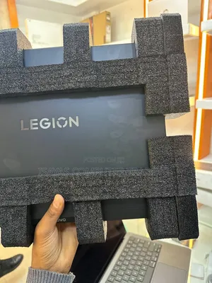 New Laptop Lenovo Legion Pro 7 64GB Intel Core Ultra 9 SSD 2T