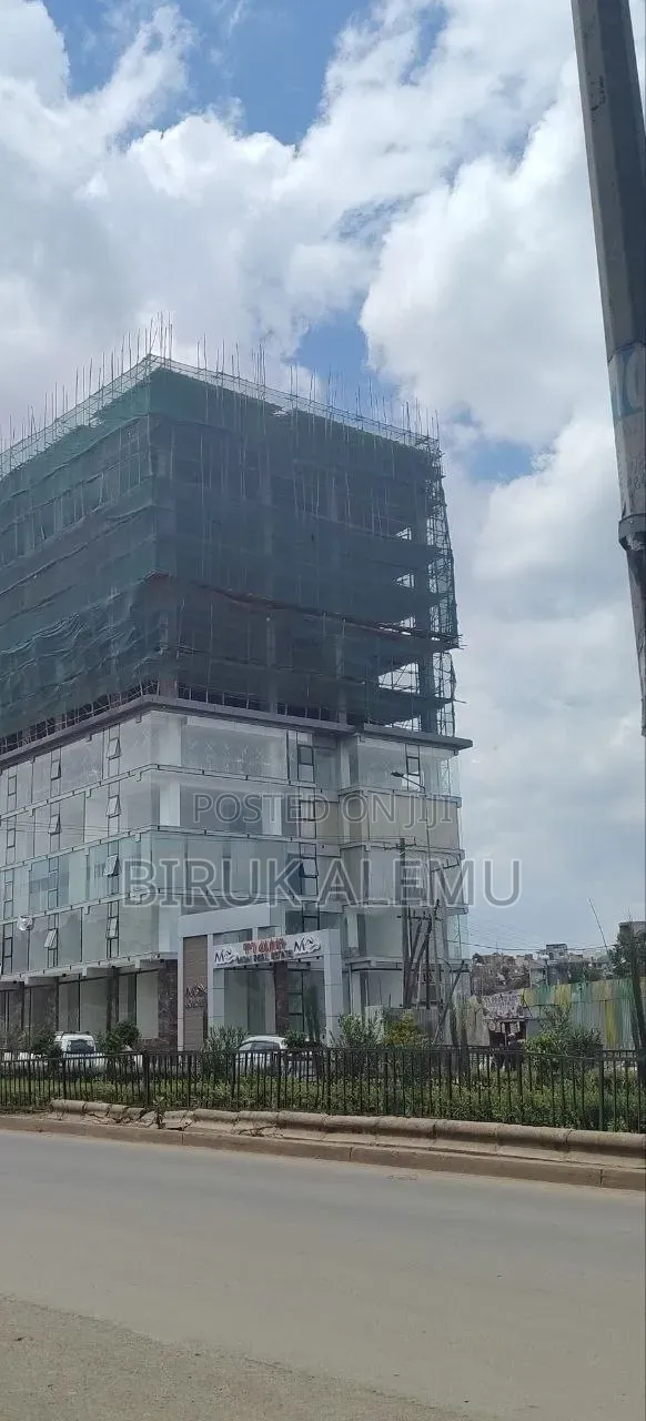 1bdrm Apartment in Mon Real Estate, Nifas Silk-Lafto for sale