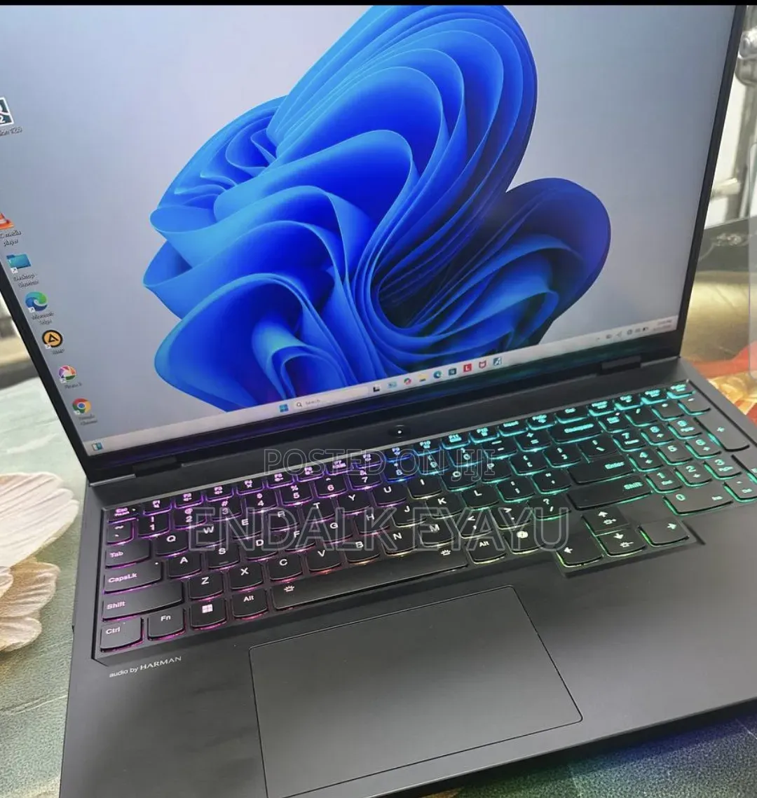 New Laptop Lenovo Legion Pro 7 32GB Intel Core i9 SSD 1T
