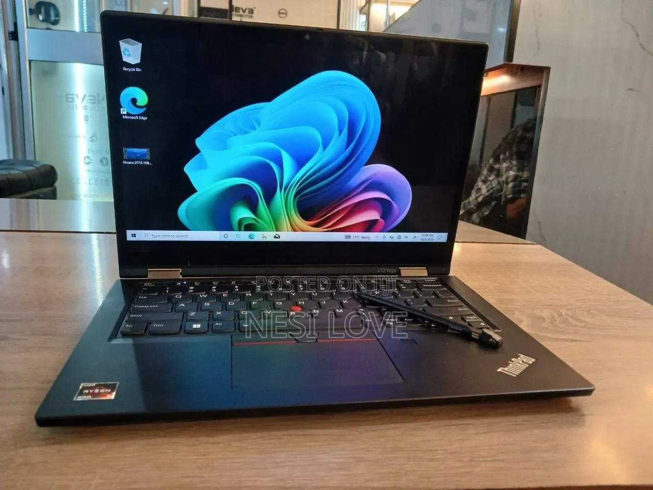 New Laptop Lenovo Yoga 330 16GB Intel Core i5 SSD 512GB