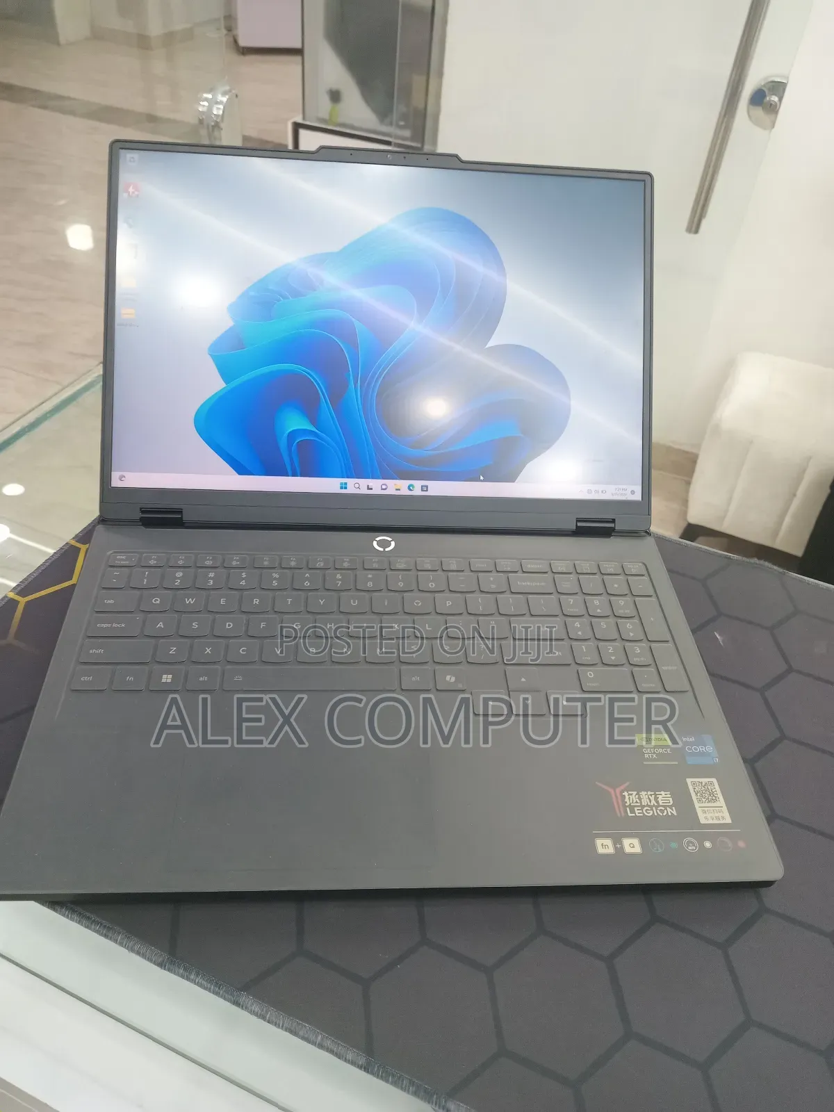 New Laptop Lenovo 16GB Intel Core i7 SSD 1T