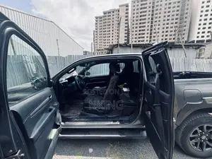 Toyota Hilux 2021 Gray