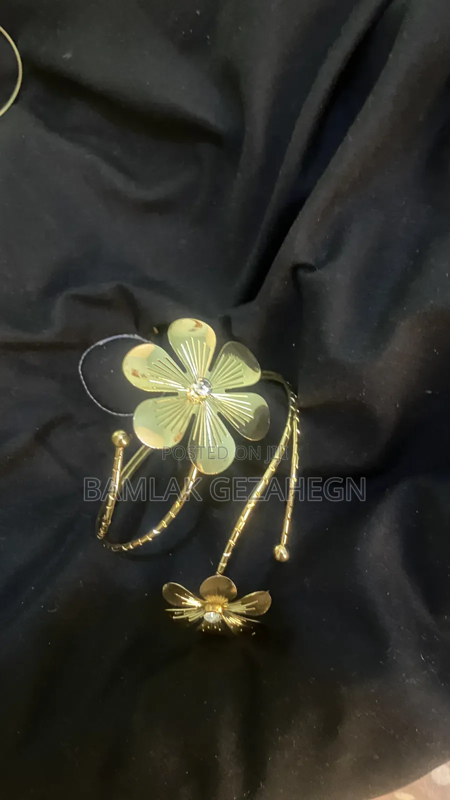 Bracelet or Jewlleery