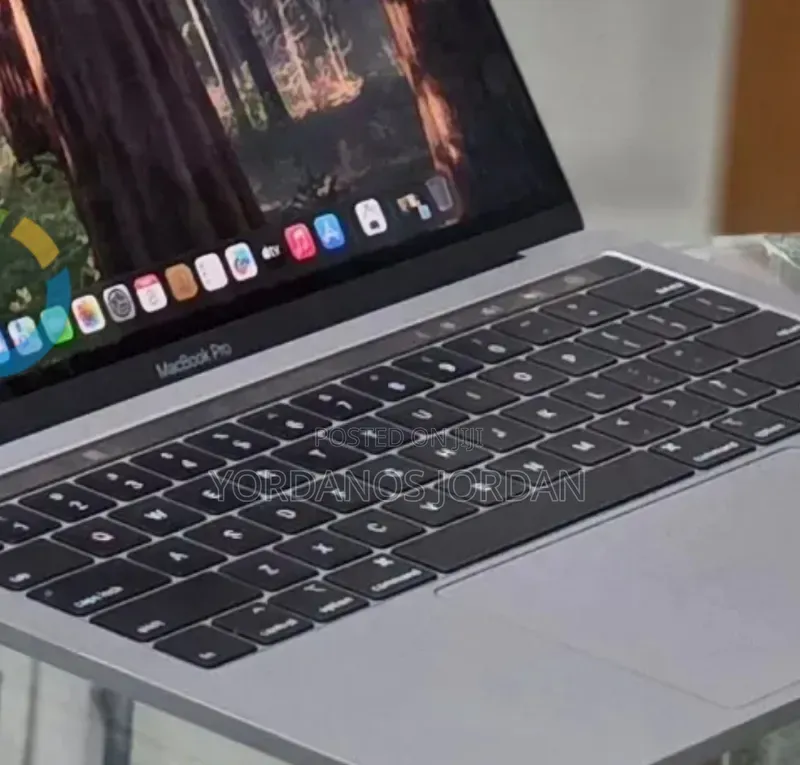 New Laptop Apple MacBook Pro 2019 16GB Intel Core i7 SSD 256GB