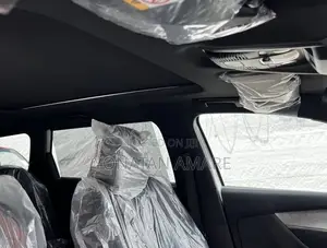 New Peugeot 5008 2023 White