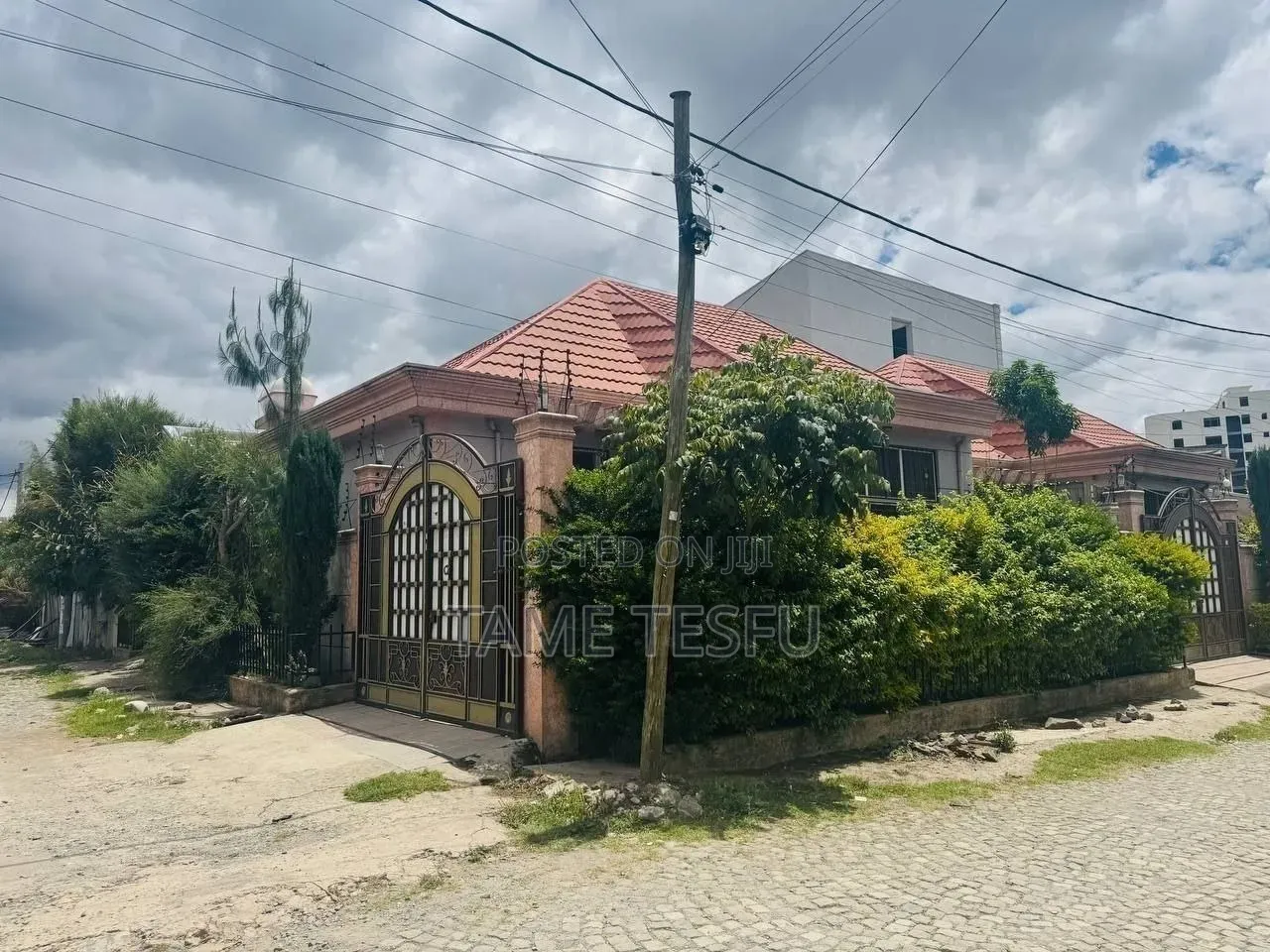 Furnished 4bdrm Villa in ሀያት ዞን, Bole for sale